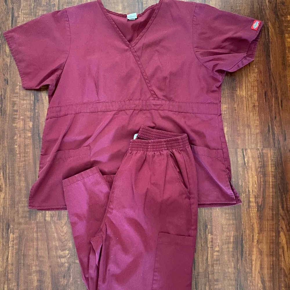 Dickies scrub set